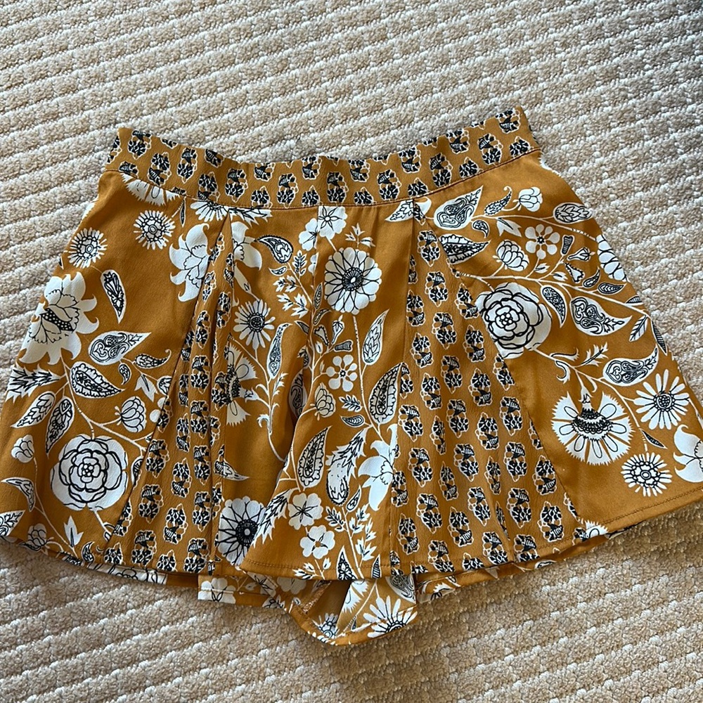 urban outfitters flowy shorts